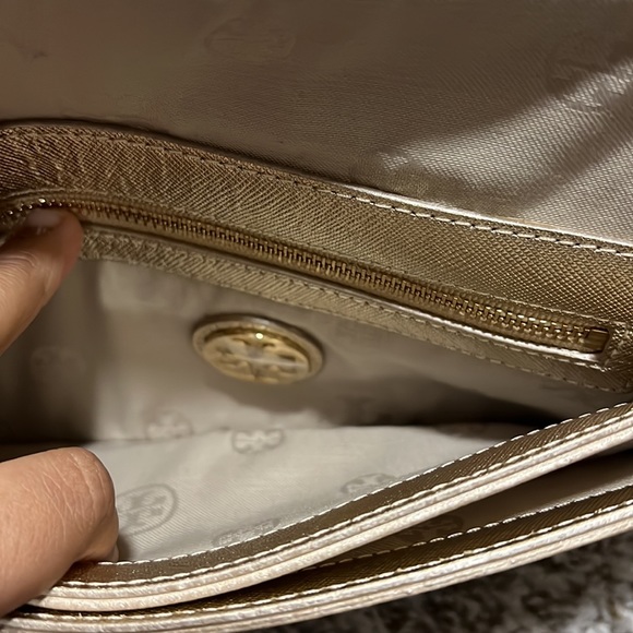 Tory Burch Gold crossbody with chain - Picture 5 of 7